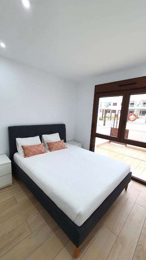 Beautiful Condo In Laguna Beach Resort Overlooking Laguna Rosa In Torrevieja With 2 Bedrooms And 2 Bathrooms Exterior foto