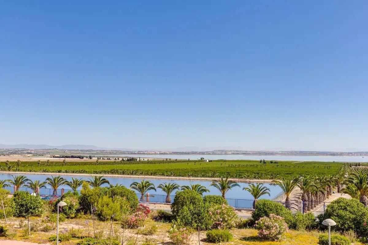 Beautiful Condo In Laguna Beach Resort Overlooking Laguna Rosa In Torrevieja With 2 Bedrooms And 2 Bathrooms Exterior foto